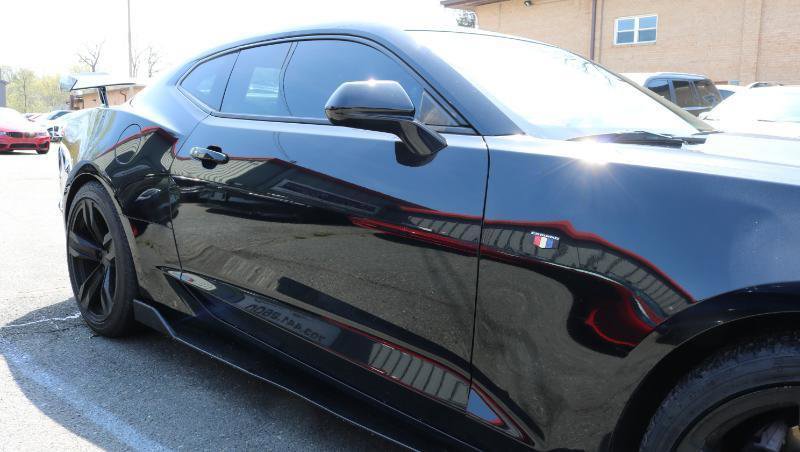 Used 2021 Chevrolet Camaro LT RWD image 3