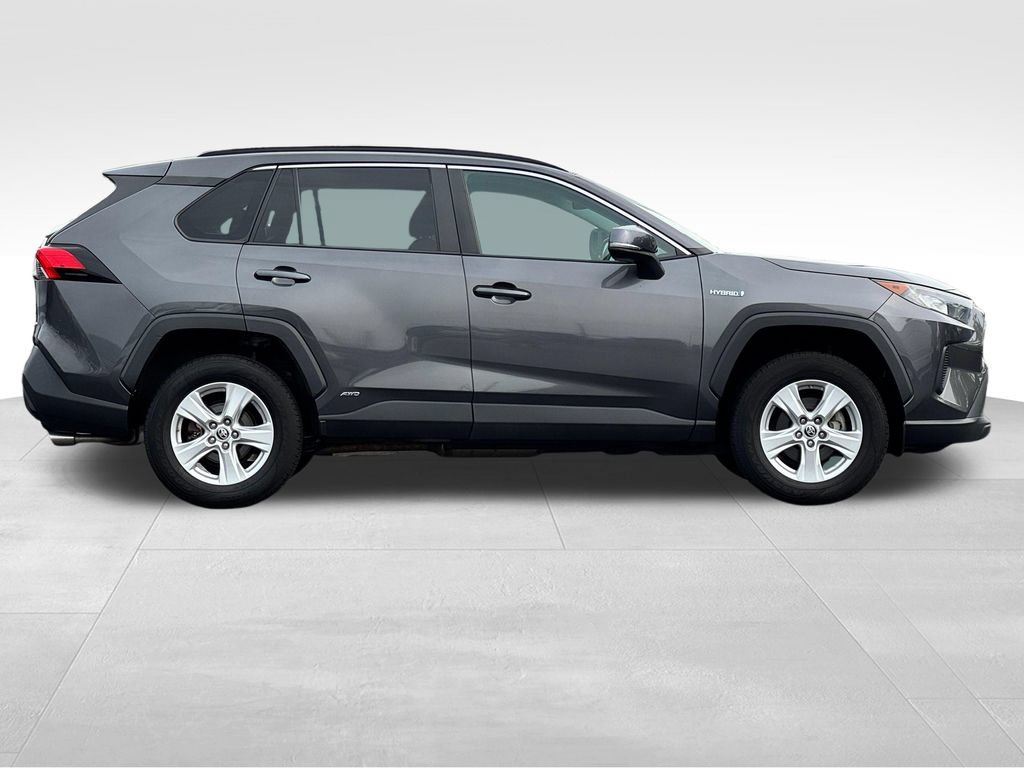 Used 2021 Toyota RAV4 LE AWD/4WD image 8