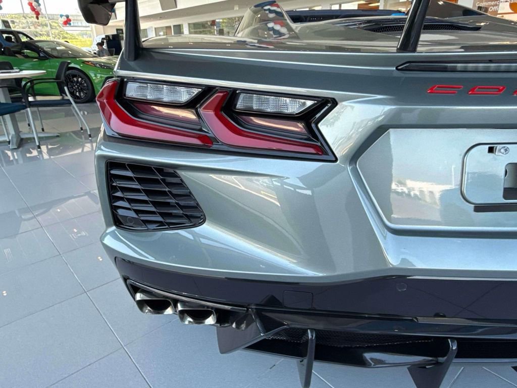 Used 2022 Chevrolet Corvette Stingray Premium Conv w/ Z51 Performance Package RWD image 31
