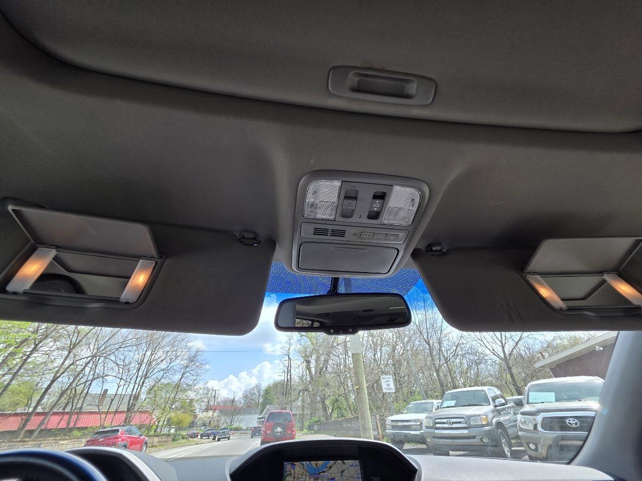 Used 2010 Honda Pilot Touring image 25