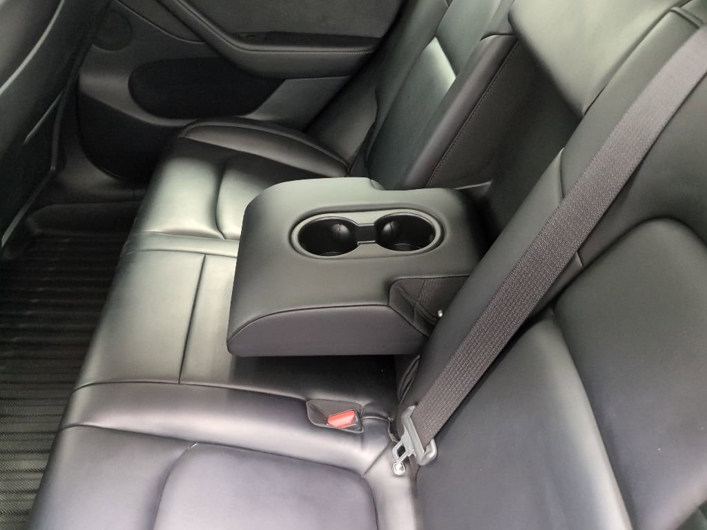 Used 2021 Tesla Model Y Long Range AWD/4WD image 25