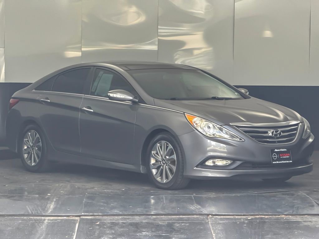 Used 2014 Hyundai Sonata Limited w/ Technology Package 05 FWD image 1
