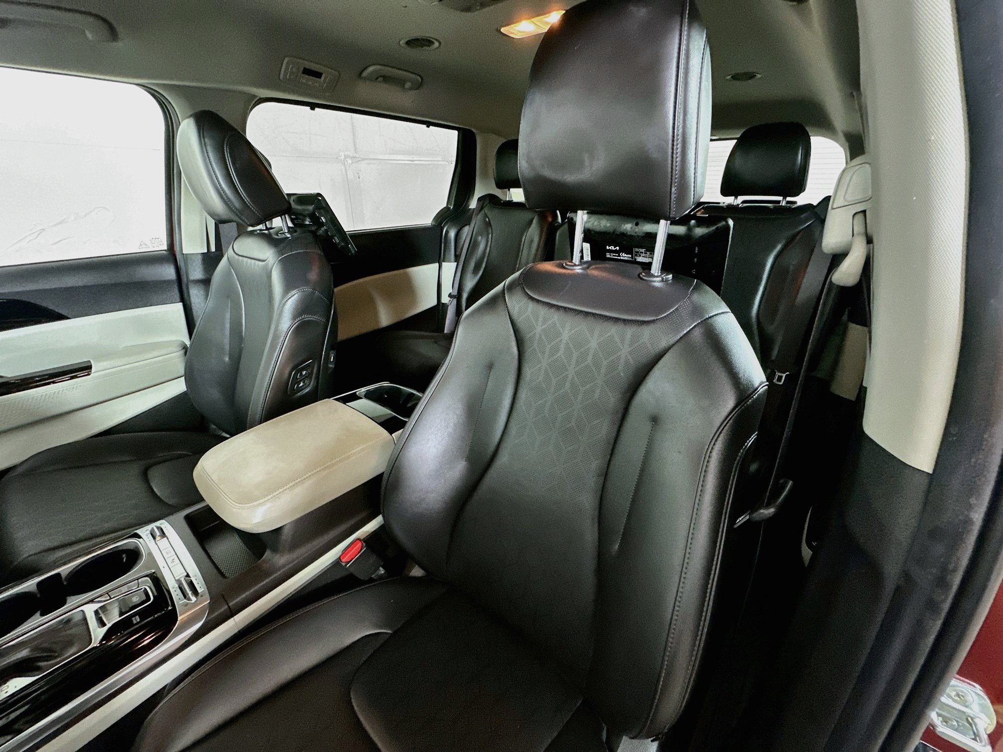 Used 2022 Kia Carnival SX FWD image 21