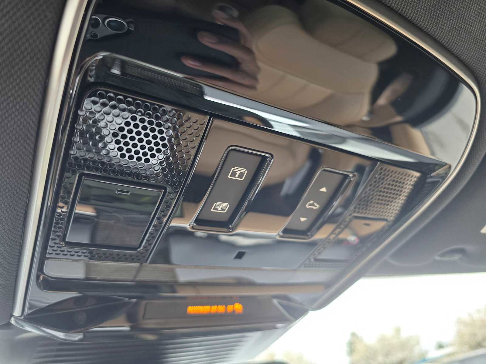 New 2025 Land Rover Range Rover Long Wheelbase SE image 38