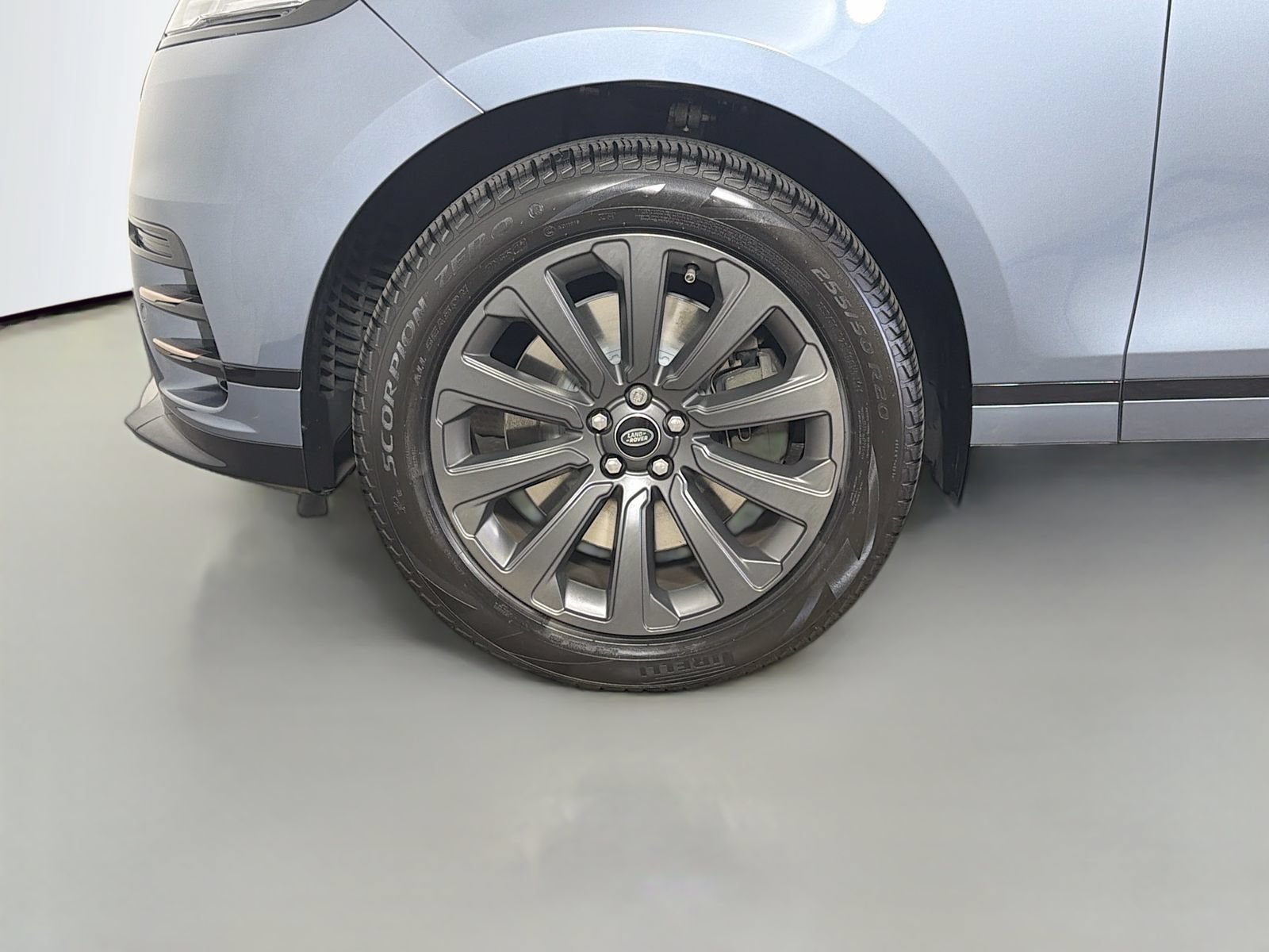 Certified 2023 Land Rover Range Rover Velar R-Dynamic S AWD/4WD image 36