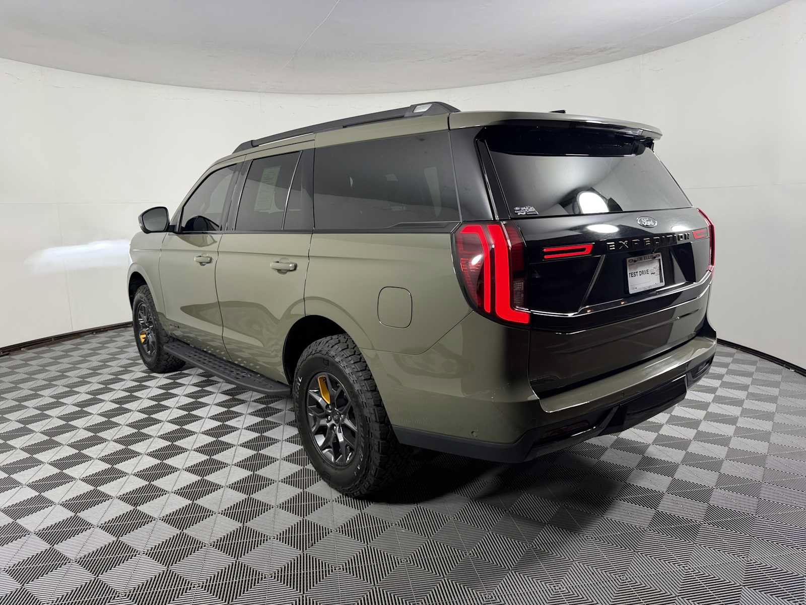 Used 2025 Ford Expedition Tremor AWD/4WD image 7