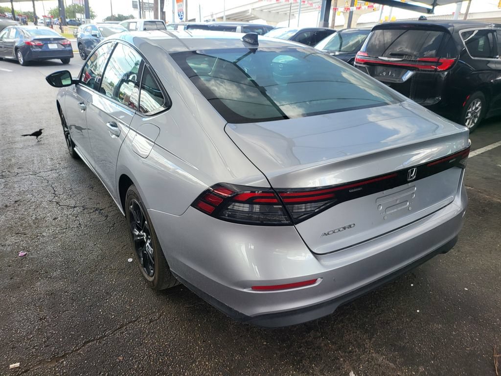 Used 2025 Honda Accord SE image 9
