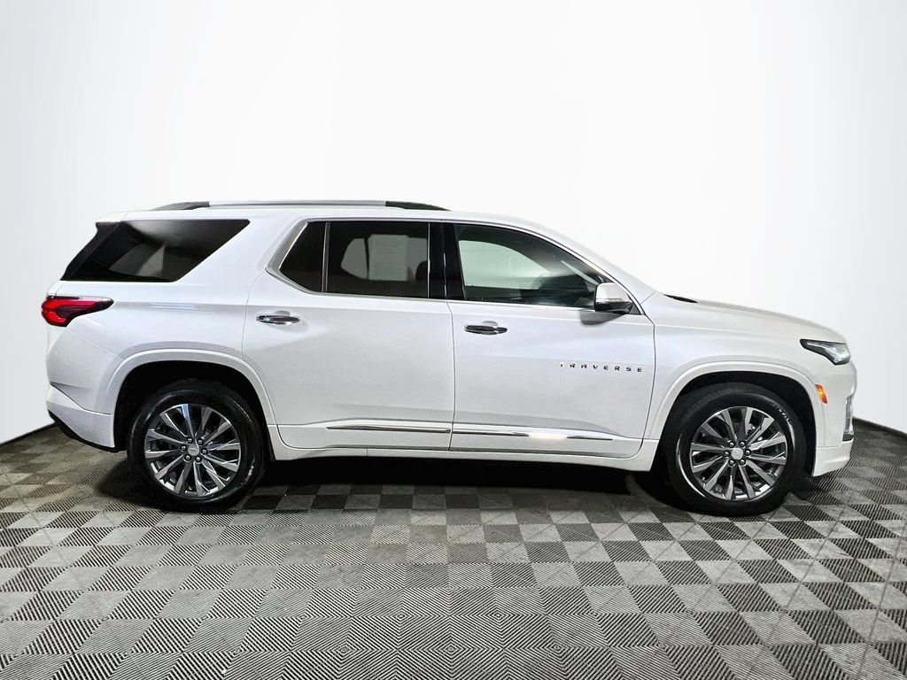 Used 2023 Chevrolet Traverse Premier AWD/4WD image 8