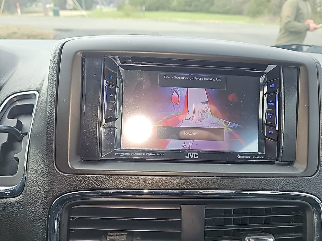 Used 2016 Dodge Grand Caravan American Value Package w/ UConnect Hands-Free Group image 21