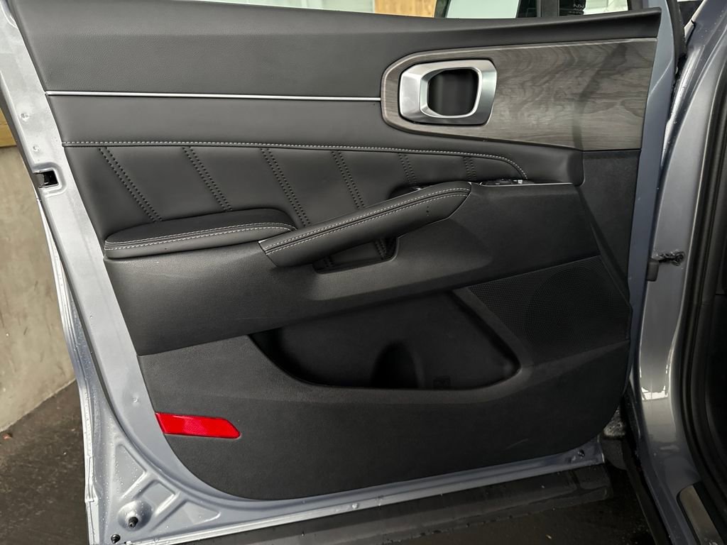 New 2025 Kia Sorento SX image 16