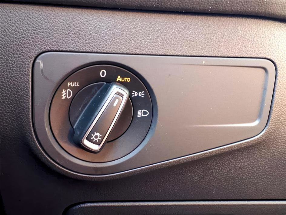 Used 2020 Volkswagen Tiguan SEL image 21