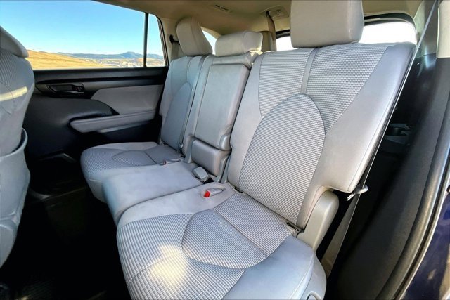 Used 2020 Toyota Highlander LE image 22