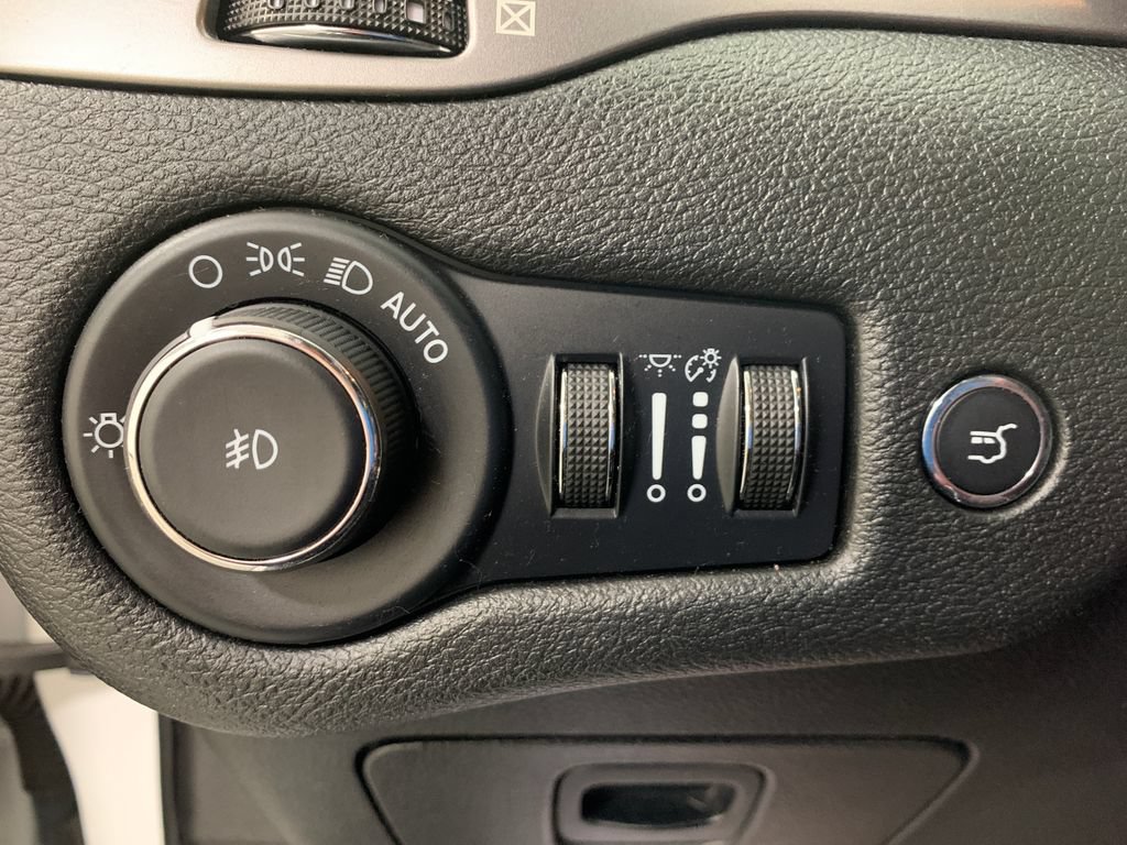 Used 2022 Jeep Cherokee Latitude Lux AWD/4WD image 22