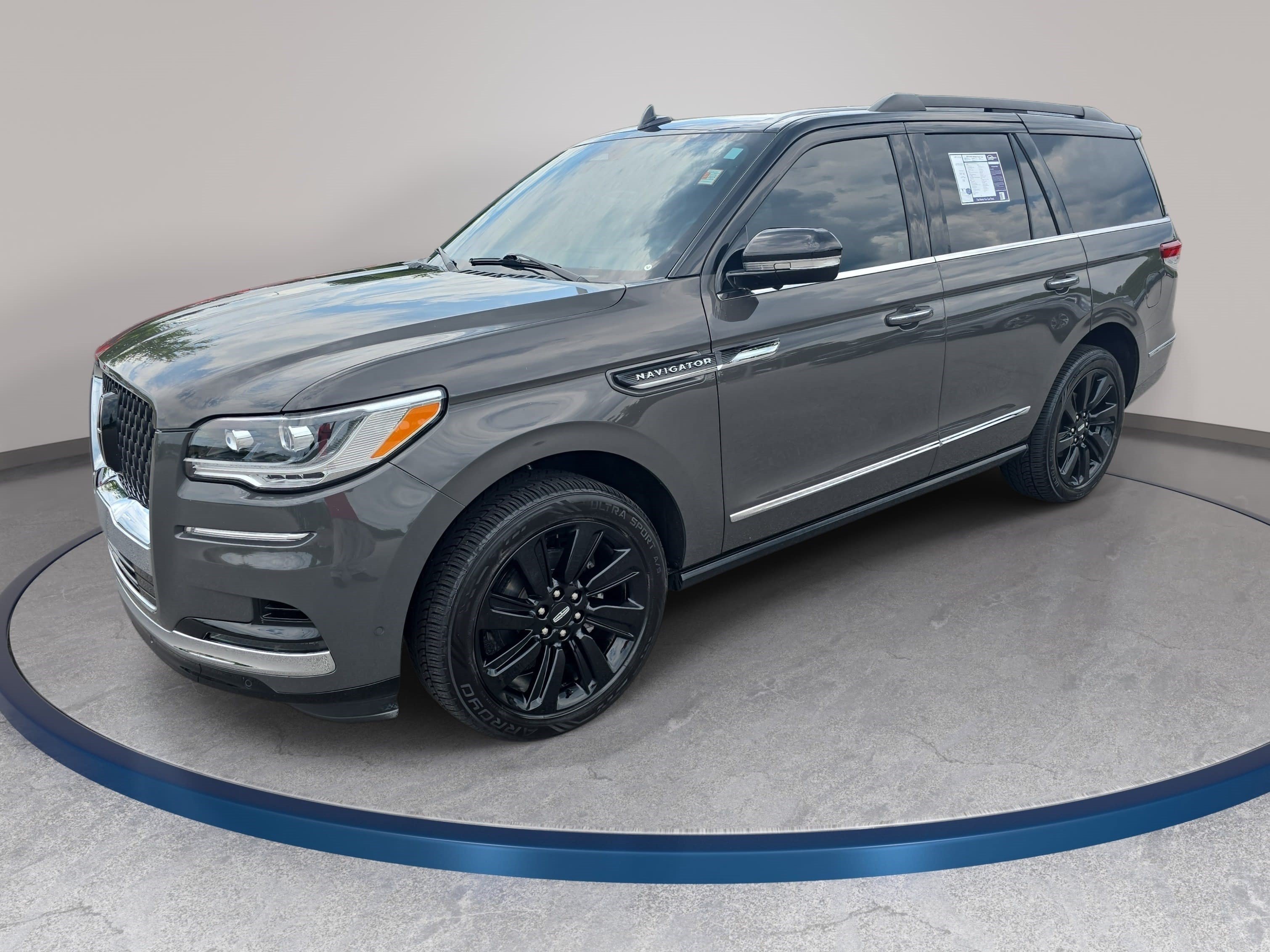 Certified 2024 Lincoln Navigator Black Label AWD/4WD image 1