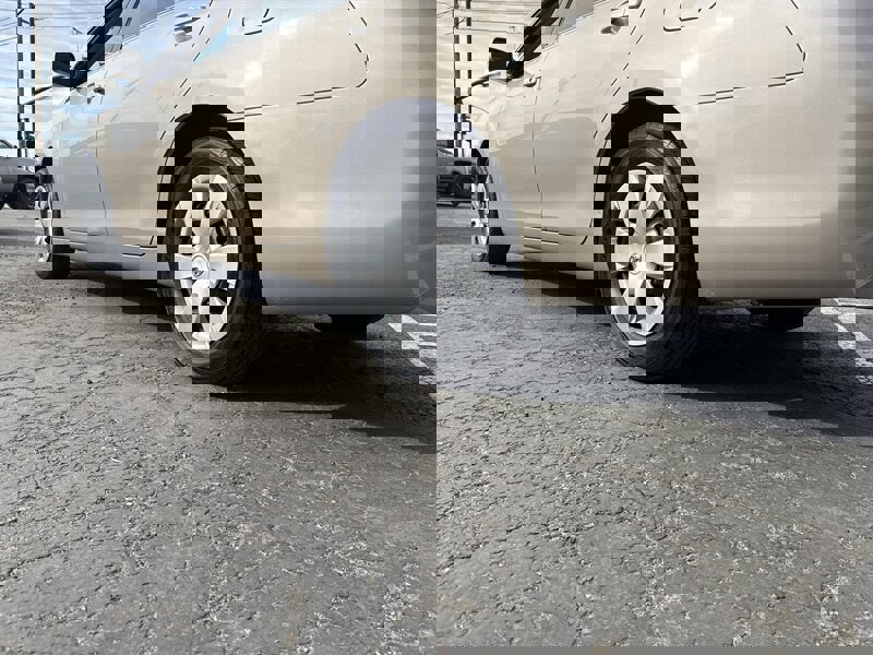 Used 2009 Toyota Camry LE FWD image 6