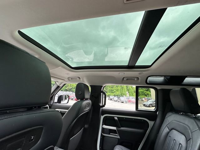 Used 2022 Land Rover Defender 110 S image 37