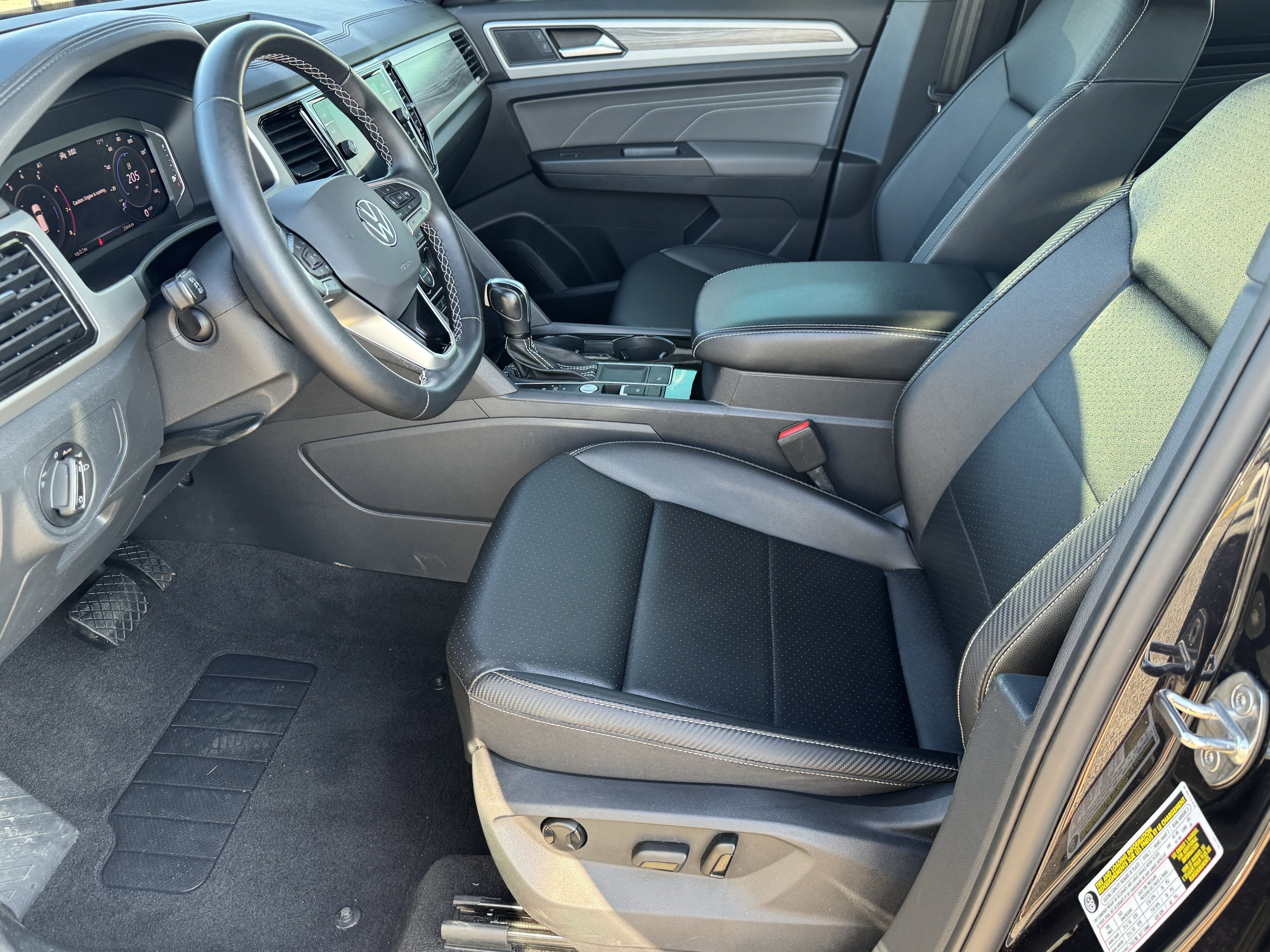 Used 2023 Volkswagen Atlas Cross Sport SE image 5