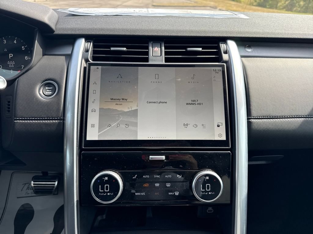 New 2025 Land Rover Discovery Dynamic SE image 23