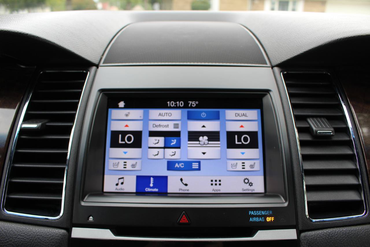 Used 2019 Ford Taurus Limited FWD image 25