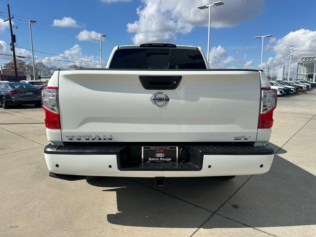 Used 2021 Nissan Titan SV w/ SV Convenience Package image 8