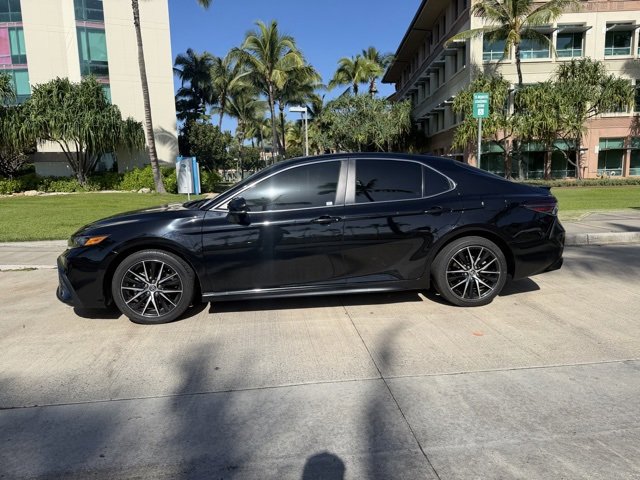 Used 2024 Toyota Camry SE image 2