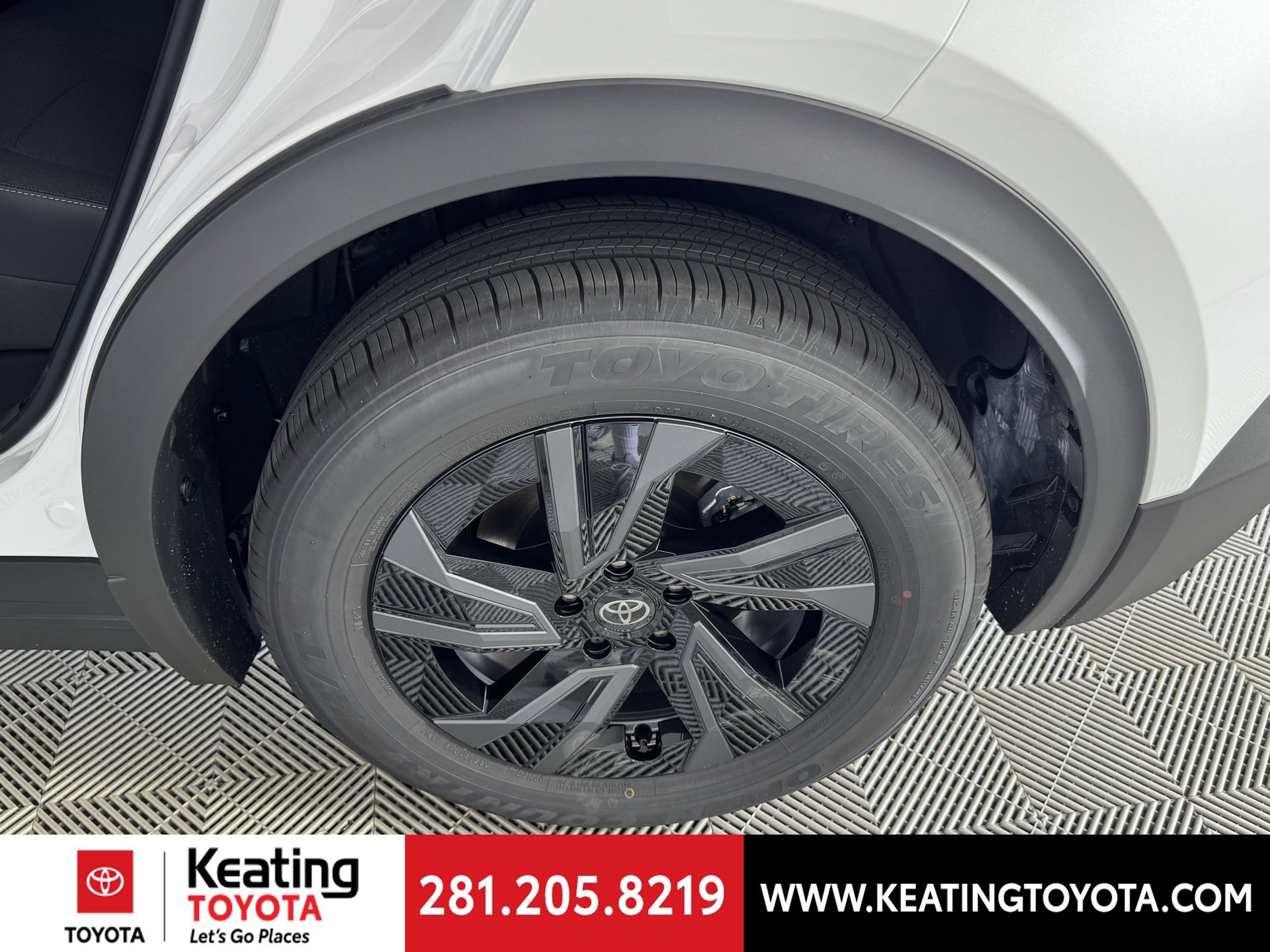 Used 2026 Toyota C-HR AWD/4WD image 15