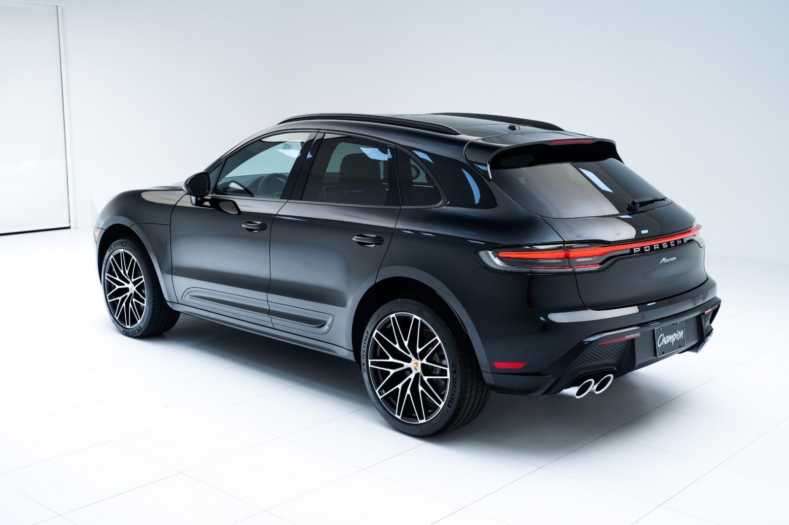 New 2026 Porsche Macan image 3