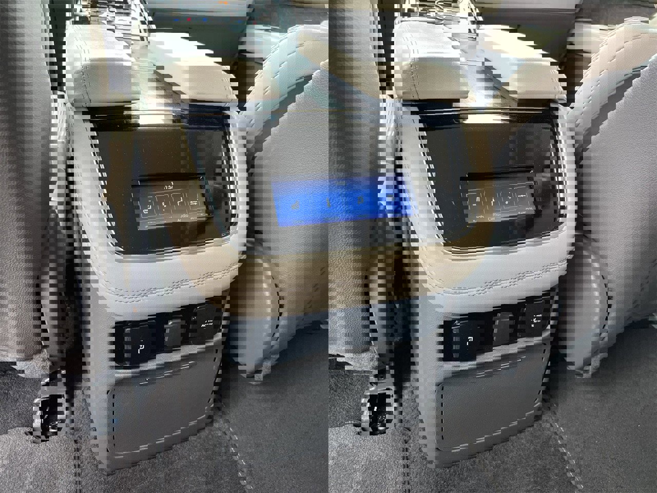 Used 2024 Lincoln Navigator Premiere image 25