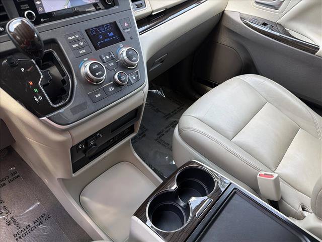 Used 2020 Toyota Sienna XLE Premium w/ Protection Package FWD image 22