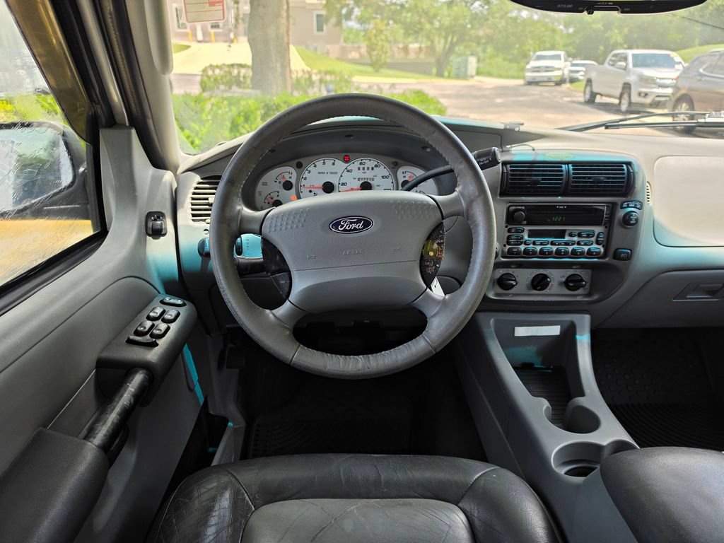 Used 2003 Ford Explorer Sport Trac XLS RWD image 11