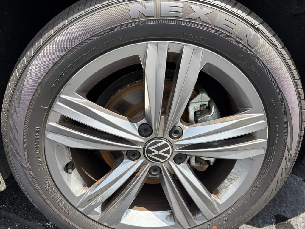 Certified 2023 Volkswagen Jetta SE FWD image 29