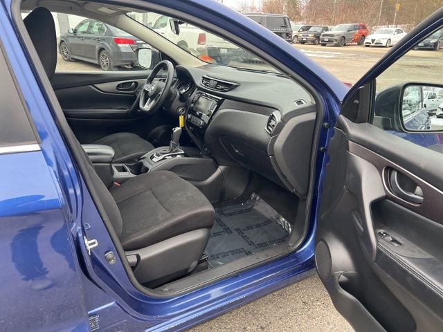 Used 2020 Nissan Rogue Sport S image 12