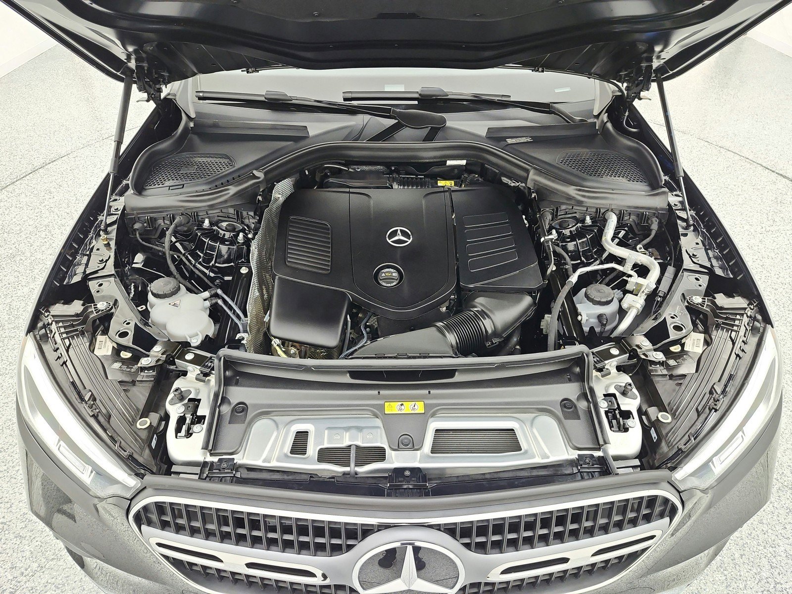 Certified 2025 Mercedes-Benz GLC 300 image 12