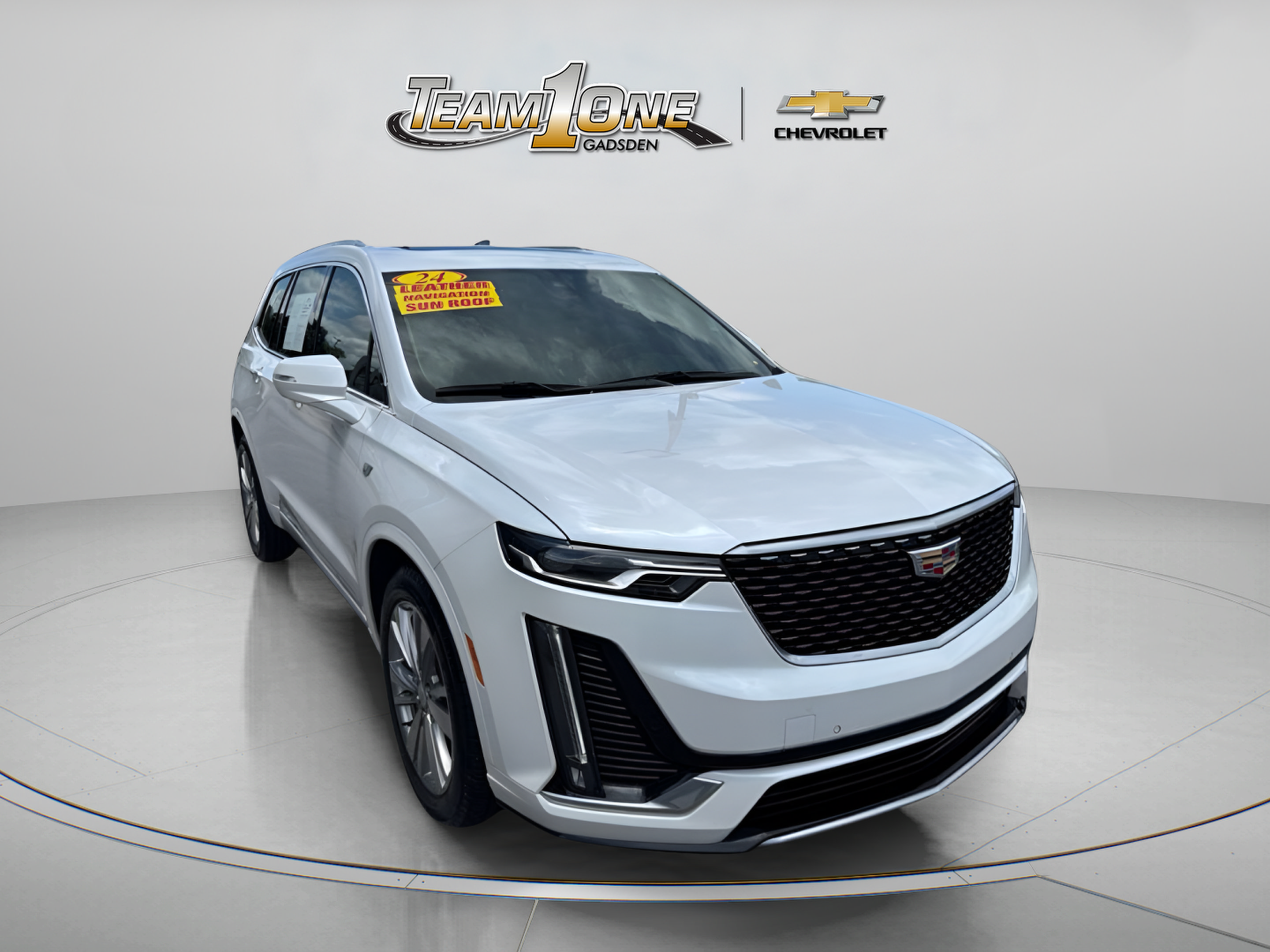 Used 2024 Cadillac XT6 Premium Luxury FWD image 1