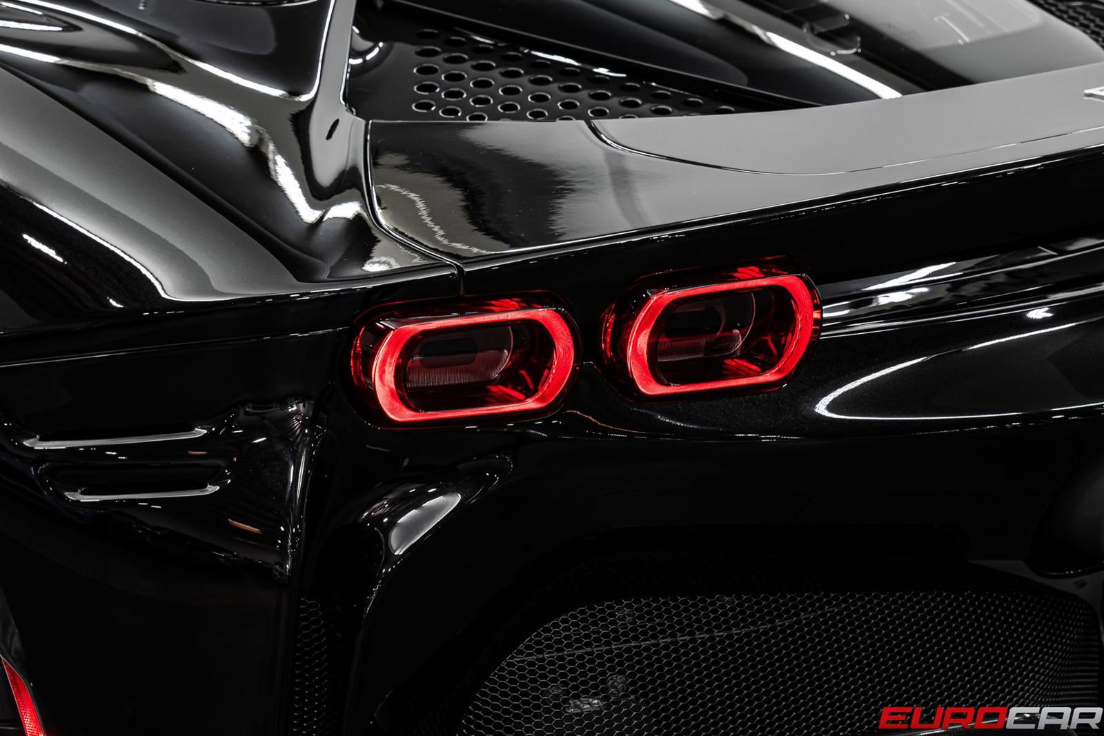 Used 2023 Ferrari SF90 Spider AWD/4WD image 30