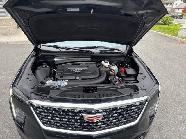 Used 2024 Cadillac XT4 Premium Luxury AWD/4WD image 17