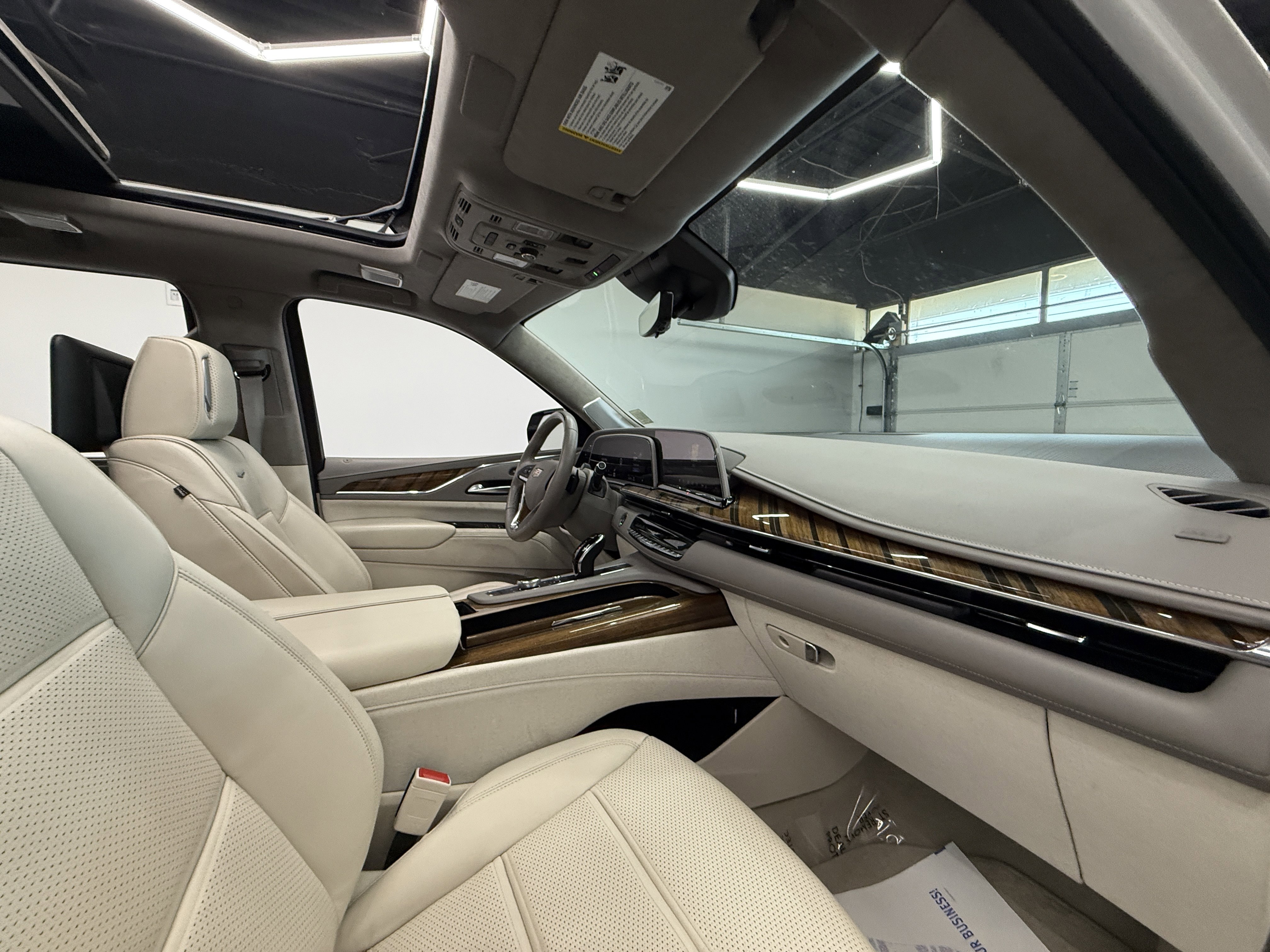 Used 2023 Cadillac Escalade Premium Luxury Platinum image 23