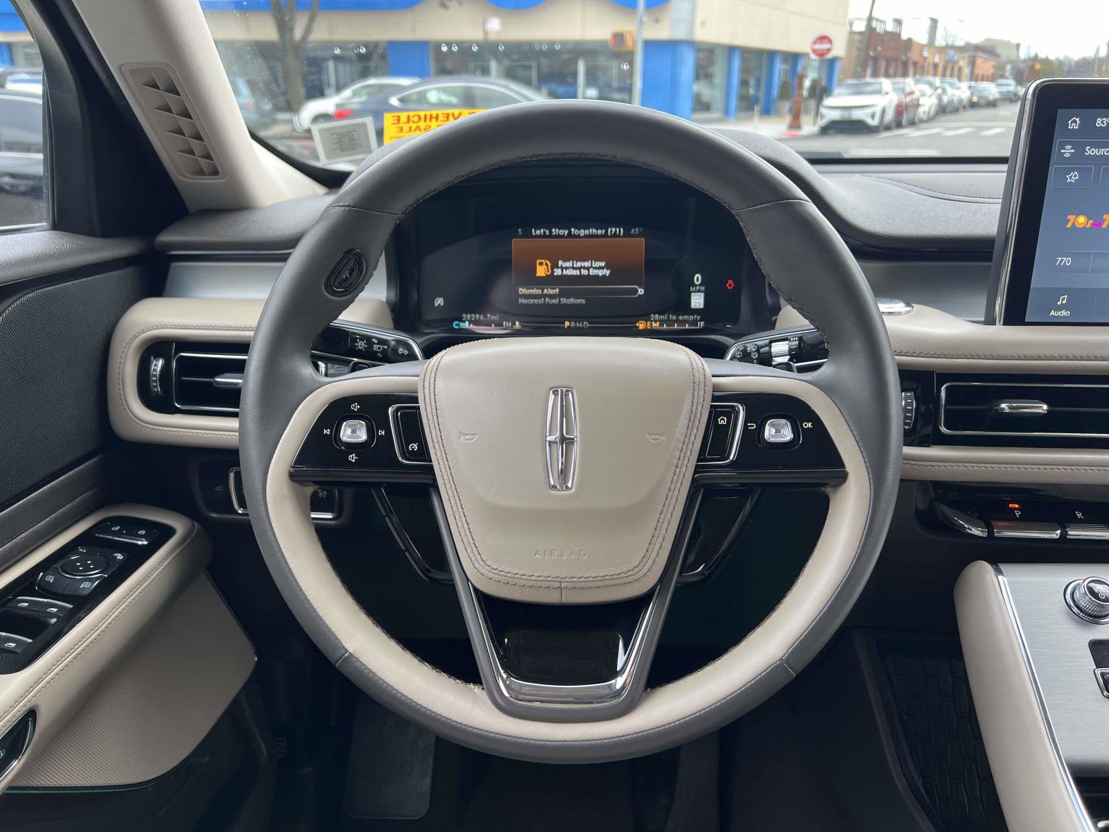 Used 2022 Lincoln Aviator Standard w/ Premium Package image 14