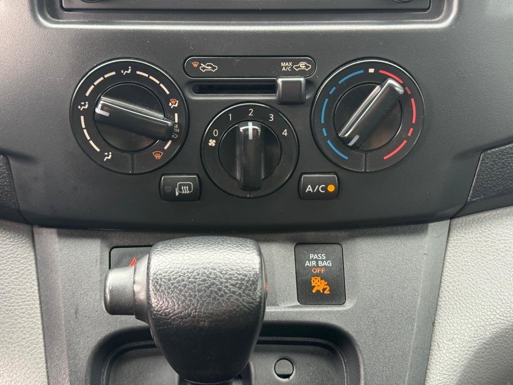 Used 2015 Nissan NV200 SV w/ Technology Package FWD image 27