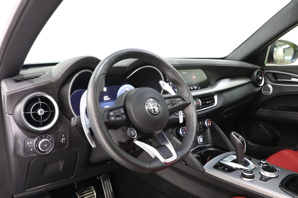 Used 2024 Alfa Romeo Stelvio Veloce AWD/4WD image 15