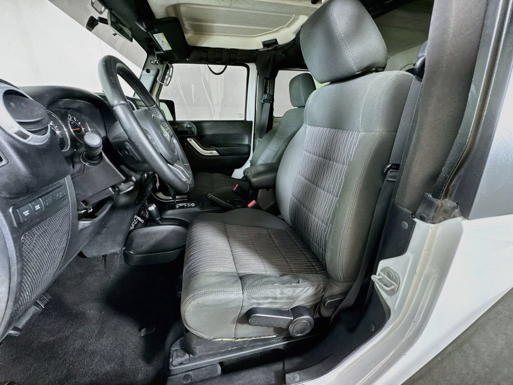 Used 2012 Jeep Wrangler Rubicon w/ PWR Convenience Group AWD/4WD image 23