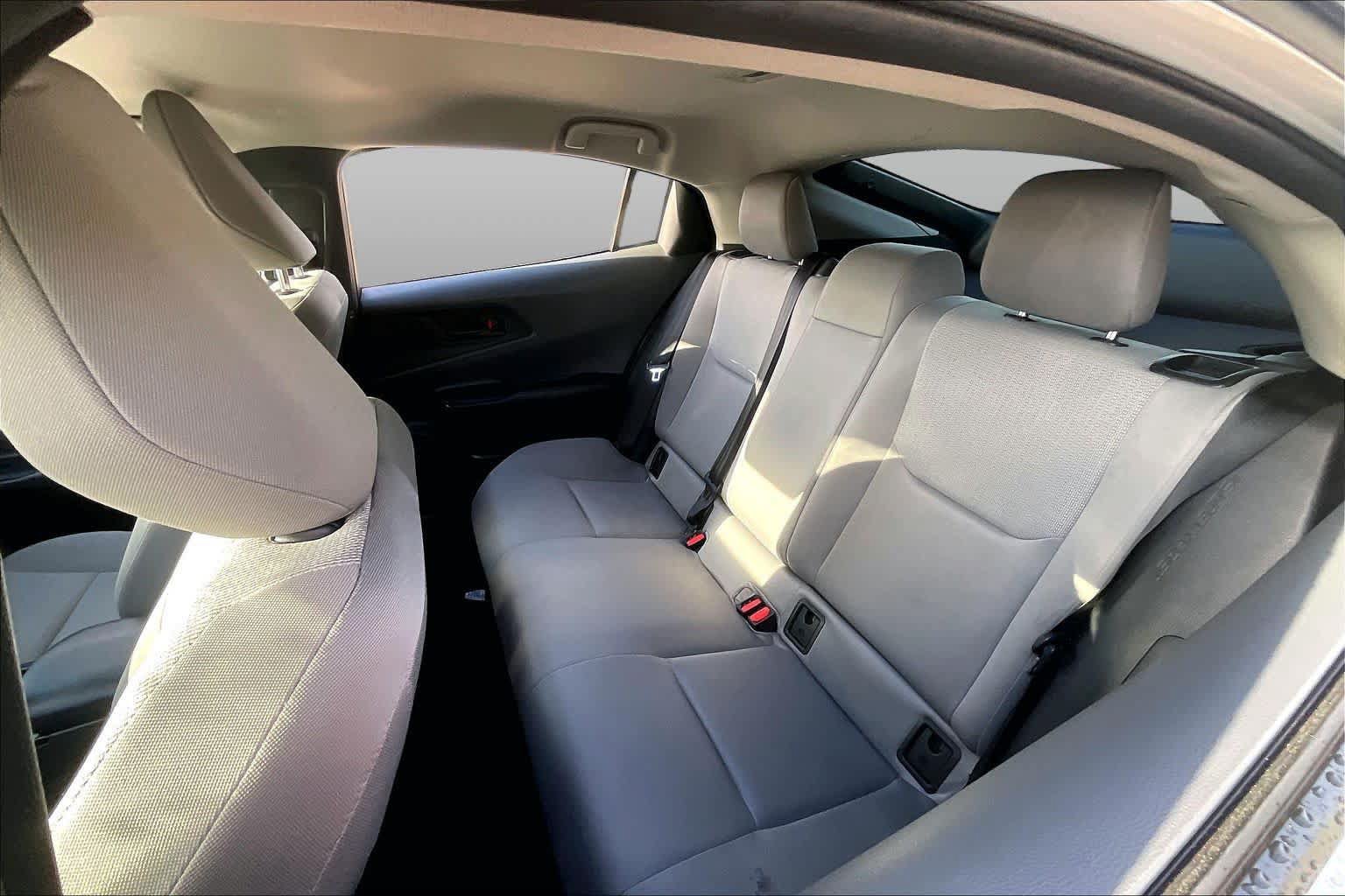 Used 2026 Toyota Prius LE FWD image 17