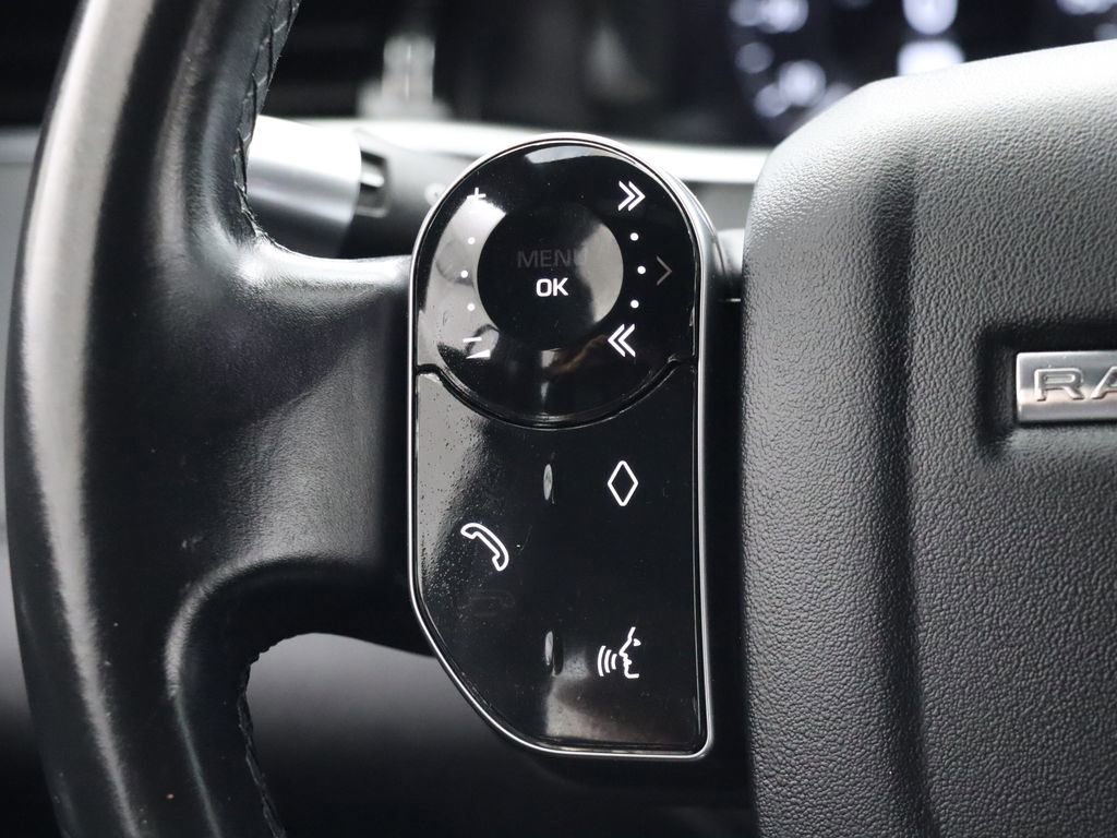 Used 2020 Land Rover Range Rover Evoque SE image 19