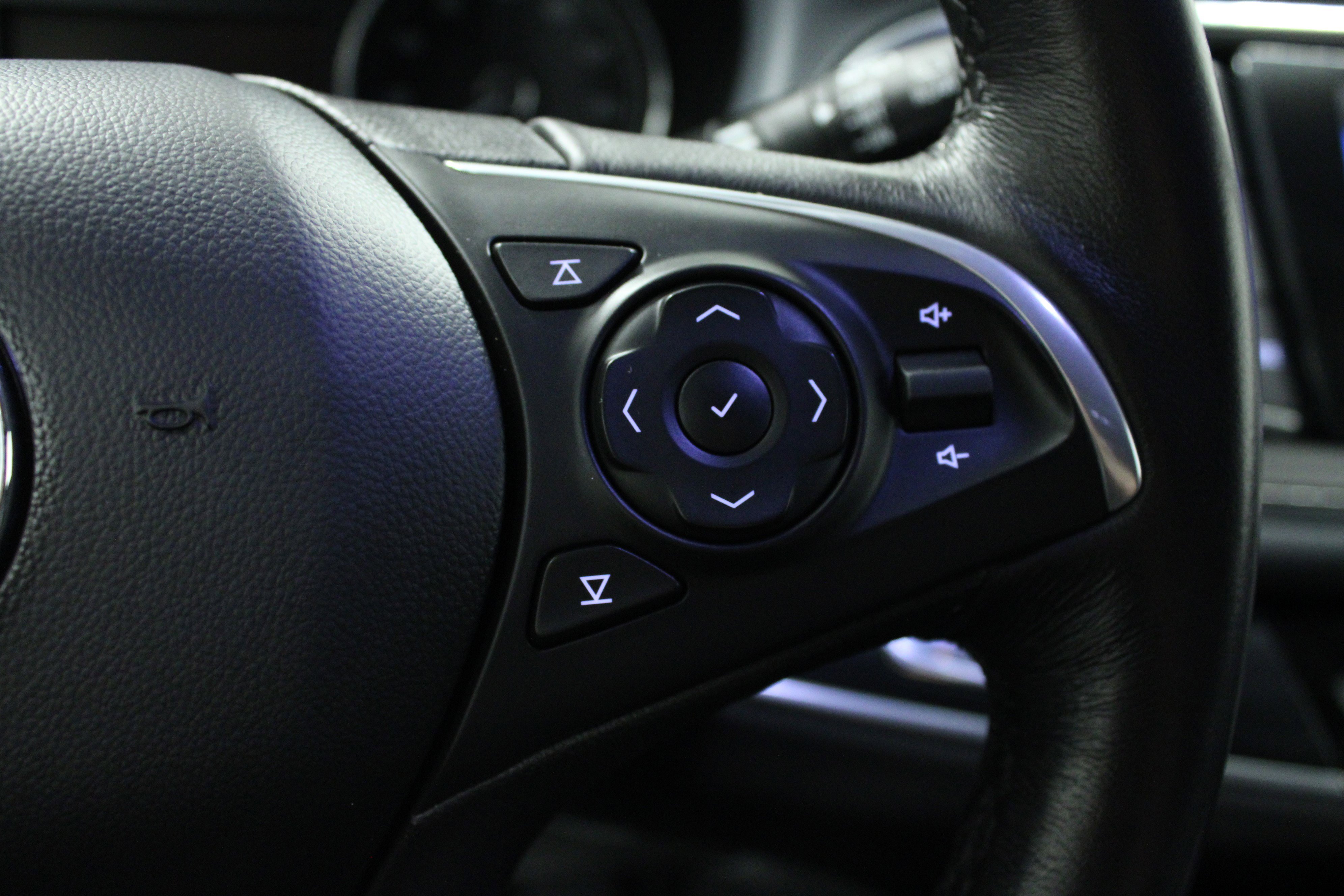 Used 2021 Buick Enclave Premium w/ Sun and Sites Package image 22