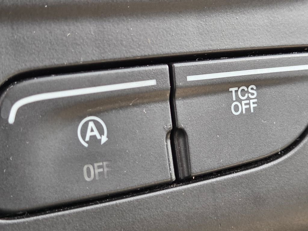 Used 2018 Ford Escape SEL w/ Ford Safe & Smart Package FWD image 15