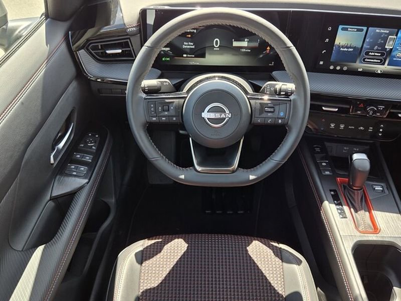 Used 2026 Nissan Kicks SR image 9