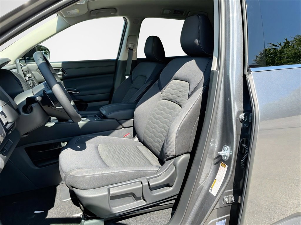 Certified 2025 Nissan Pathfinder S image 21