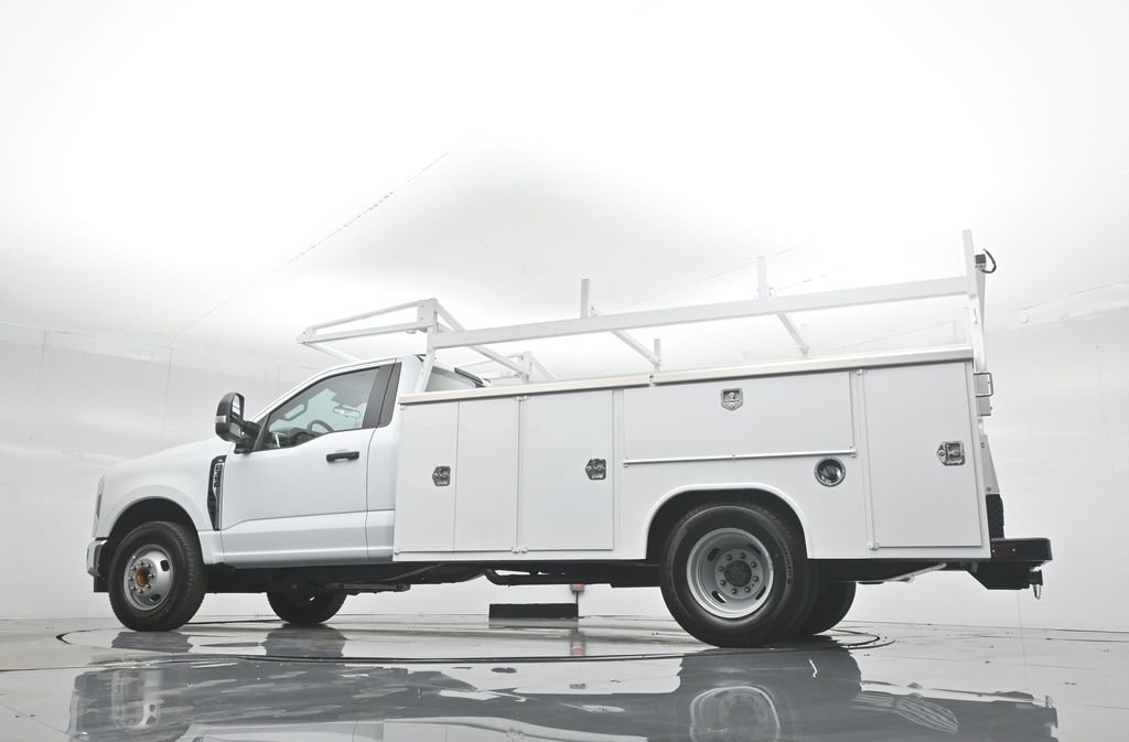 New 2026 Ford F350 XL w/ XL Chrome Package image 50