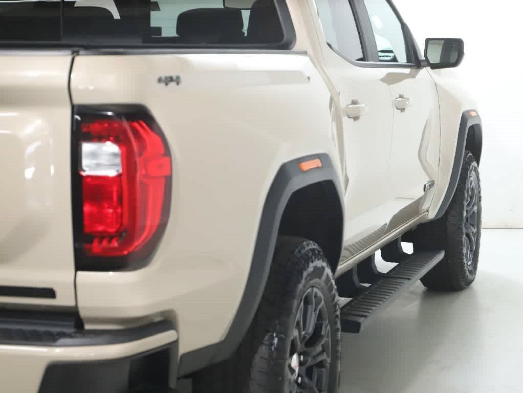 Used 2024 GMC Canyon Elevation w/ Elevation Premium Package AWD/4WD image 43