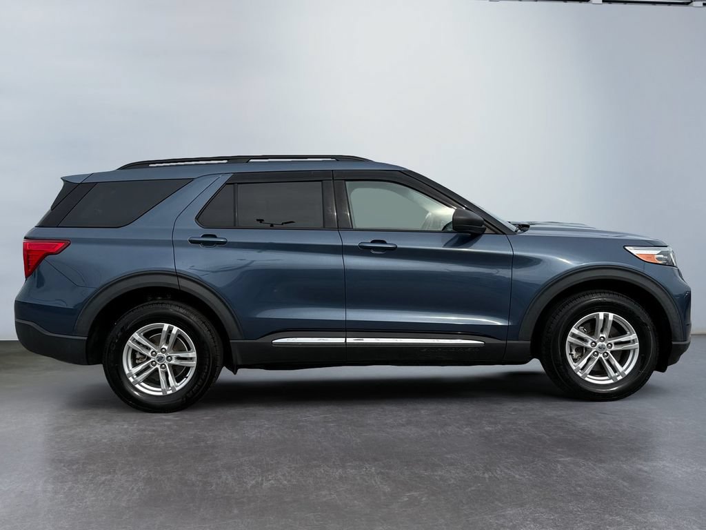 Used 2020 Ford Explorer XLT w/ Comfort Package AWD/4WD image 2